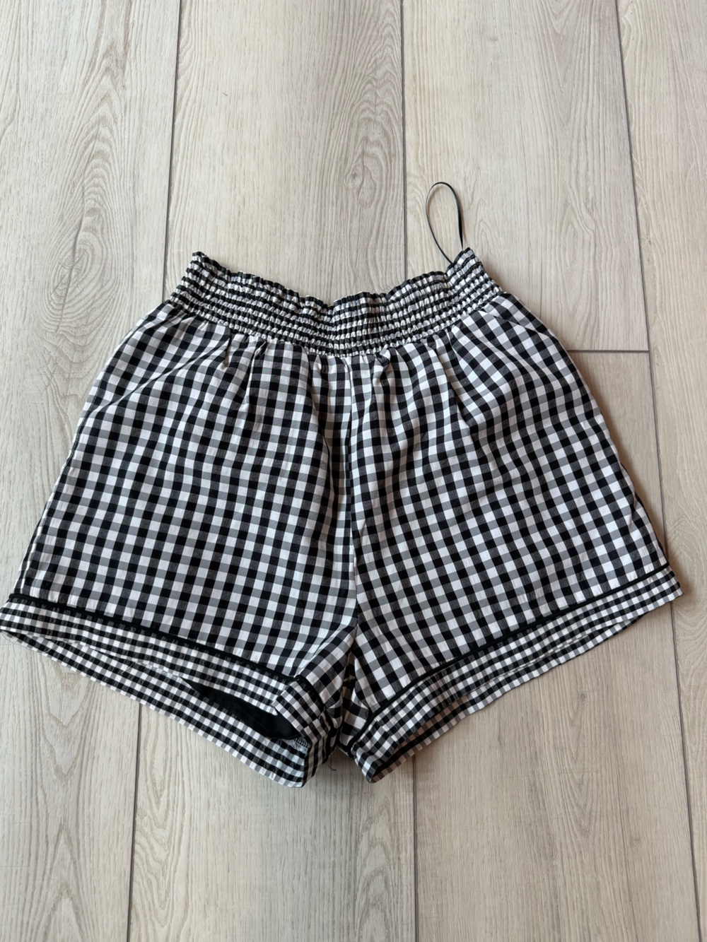 Black & White Gingham Women's Elastic Waist Shorts NWT medium